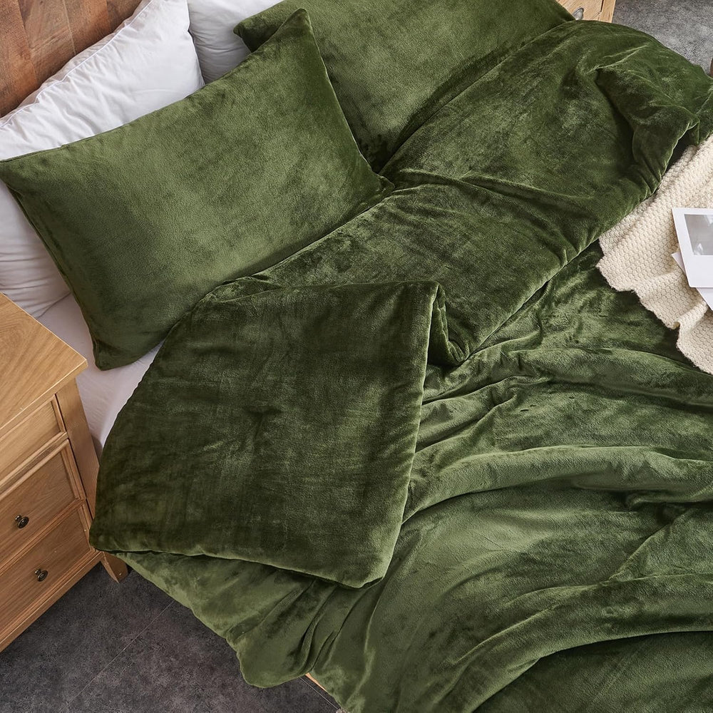 Wajade King Size Comforter Set- 3 Pieces Dark Green Bed in A Bag for All Seas...