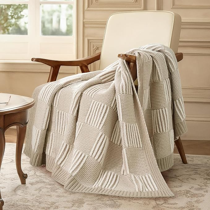Amélie Home Checkered Knit Throw Blanket - Image 3