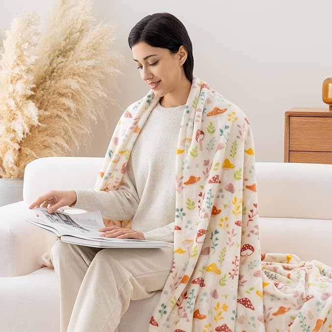 Luxury Printed Fleece Warm Throw Blanket, Soft Lightweight Velvety Plush Throw - Image 4
