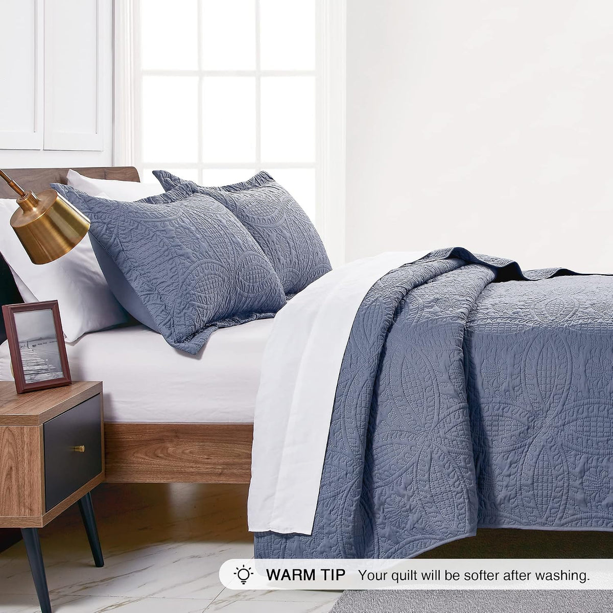 love's cabin king size quilt set blue bedspreads, side view