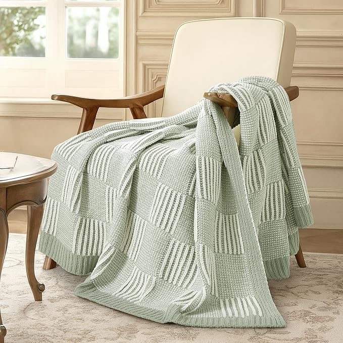 Amélie Home Checkered Knit Throw Blanket - Image 3
