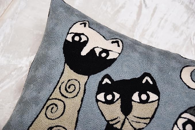 Picasso Lumbar Cat Pillow Cover - Image 3
