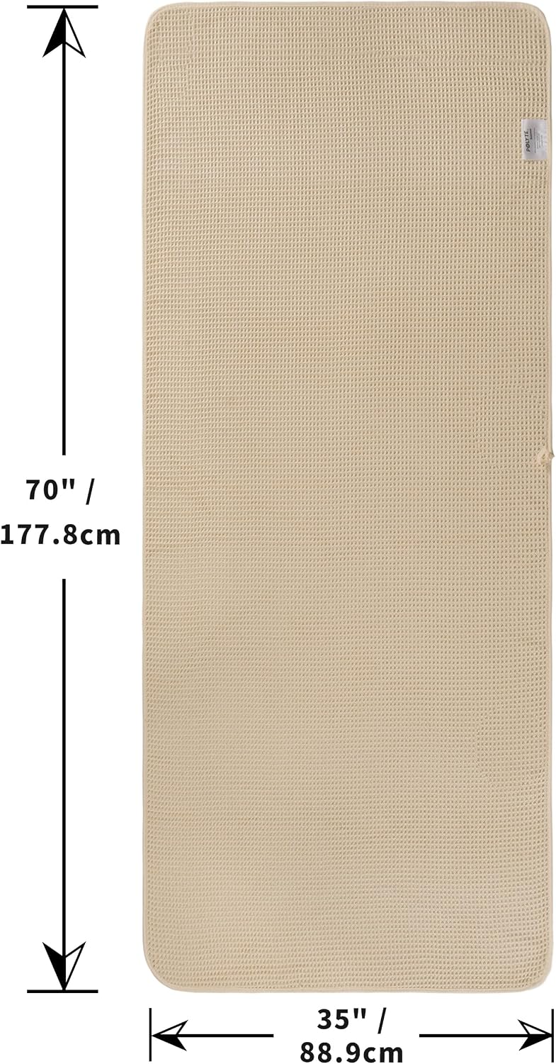 polyte 430 gsm poly blend microfiber waffle bath shown in use