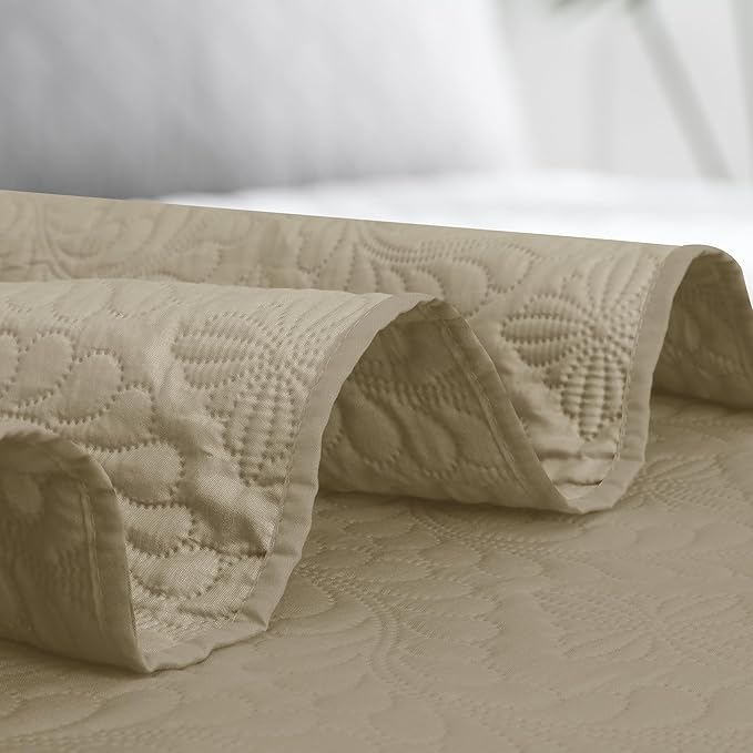 Easy-Going Full/Queen Size Reversible Quilt Set - Image 7