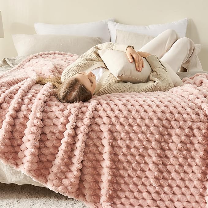 NEWCOSPLAY Super Soft Throw Blanket Pink Premium Silky Flannel Fleece 3D Clouds - Image 3