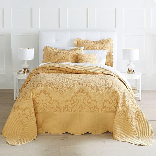 BrylaneHome Bedding Lightweight All Season Modern Amelia Quilted Damask by BrylaneHome