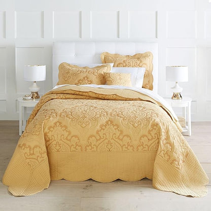 BrylaneHome Bedding Lightweight All Season Modern Amelia Quilted Damask by BrylaneHome