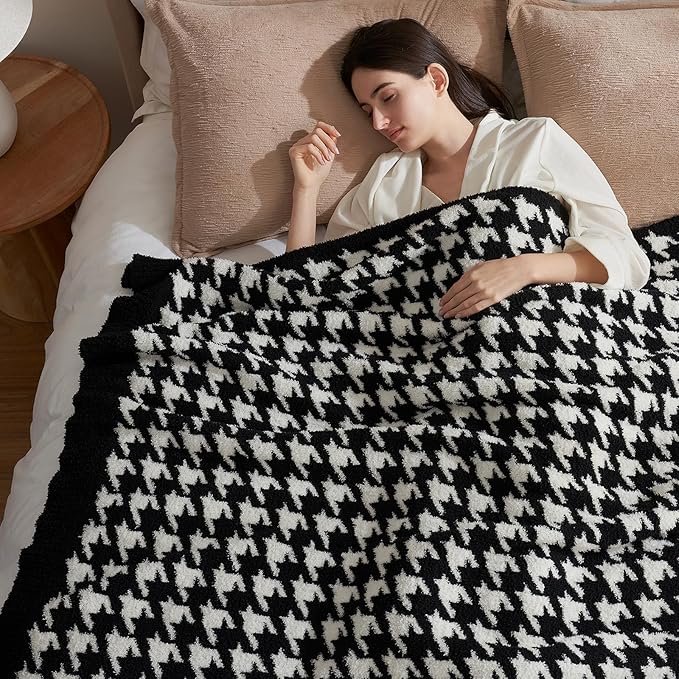 Snuggle Sac Houndstooth Throw Blanket - Image 6