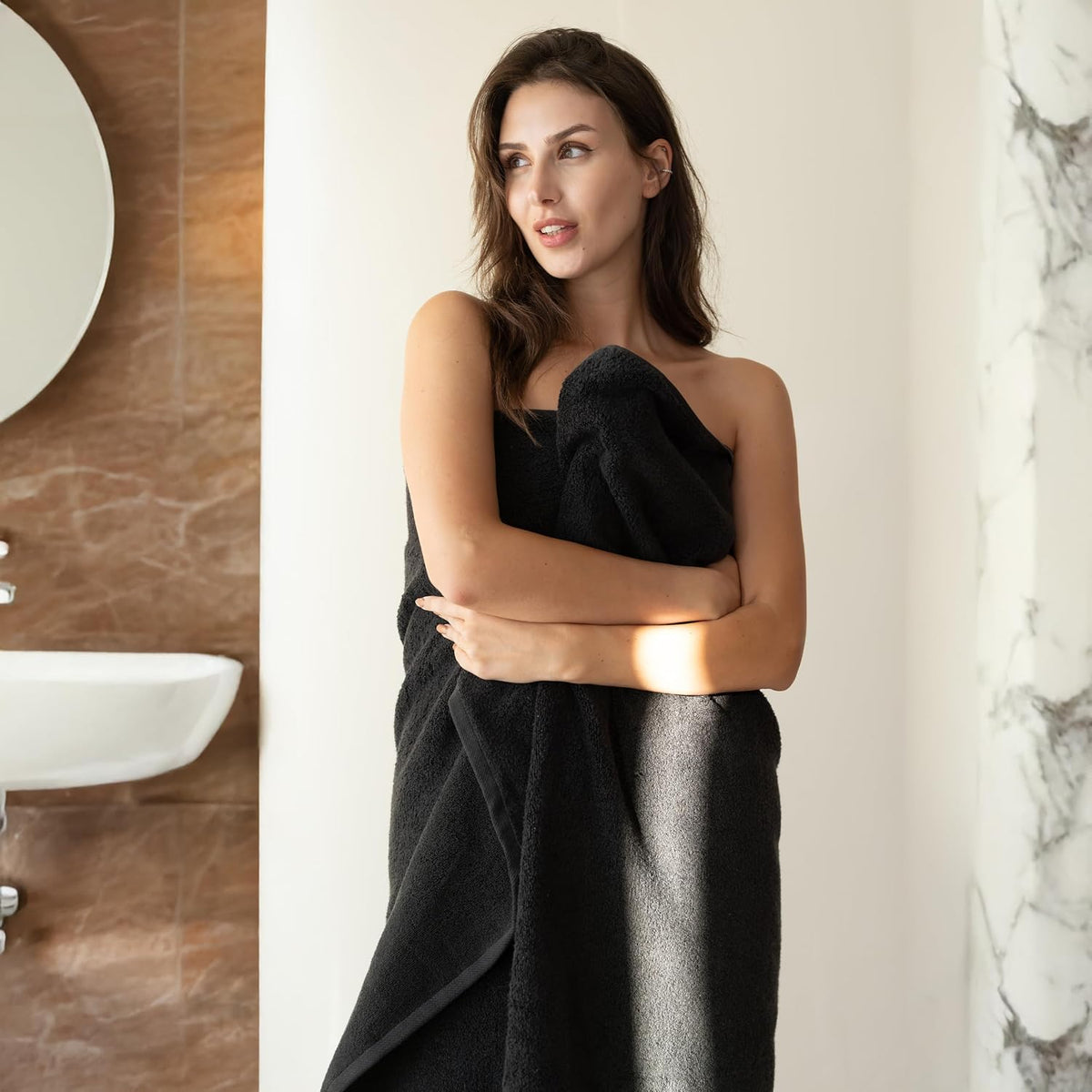 salbakos luxury 100% turkish cotton bath sheet 40x80 shown in use