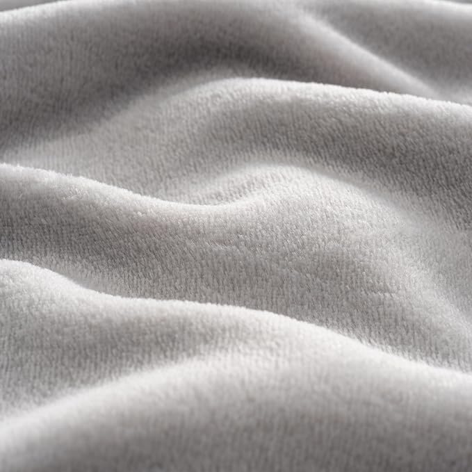 Luxury Fleece Warm Blanket, Soft Lightweight Velvety Plush Blanket - Image 9