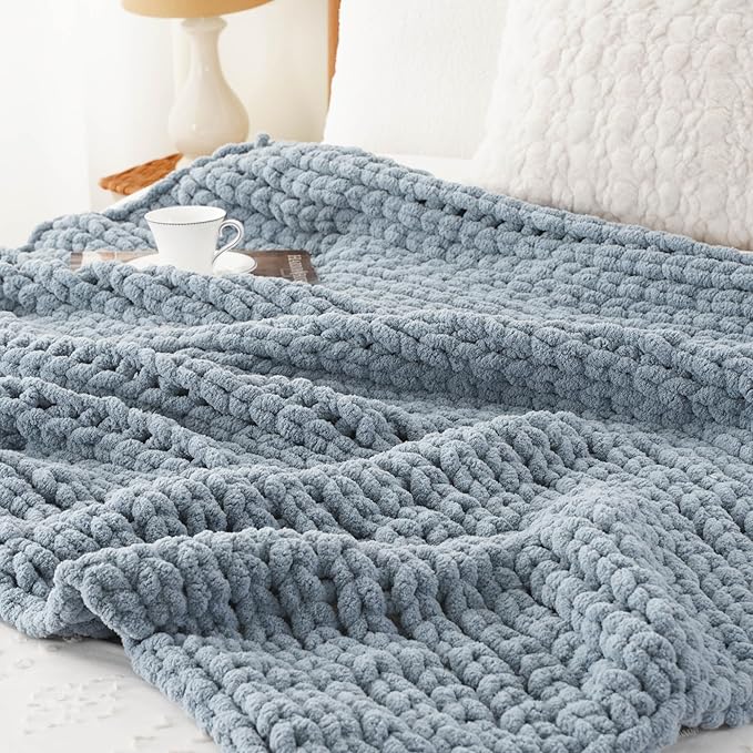 Battilo Chunky Knit Throw Blanket - Image 3