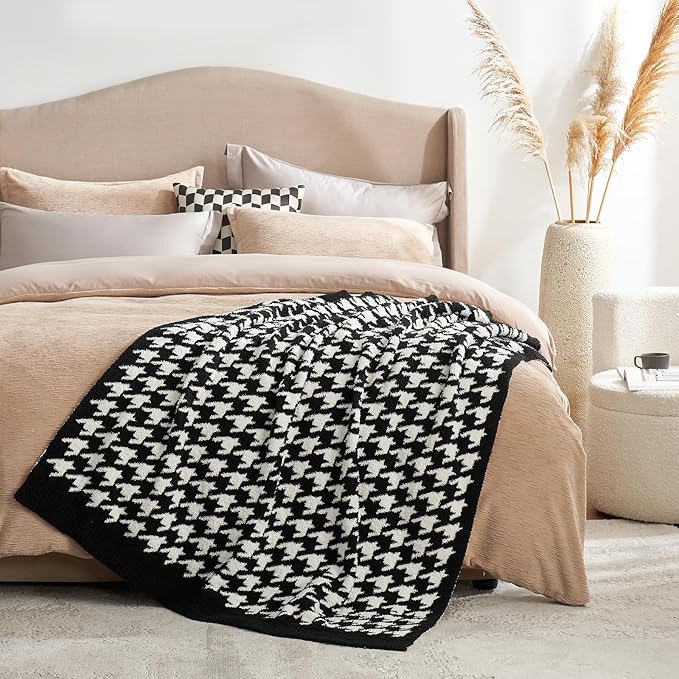 Snuggle Sac Houndstooth Throw Blanket - Image 5