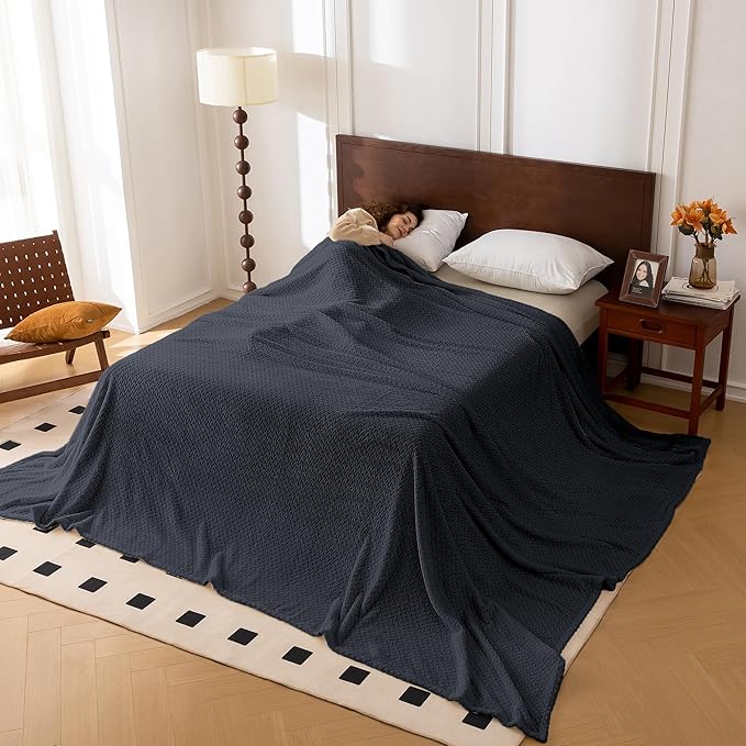 Oversized King Fleece Blanket 120x138 Inches, Seamless Soft Cozy 3D Jacquard - Image 2
