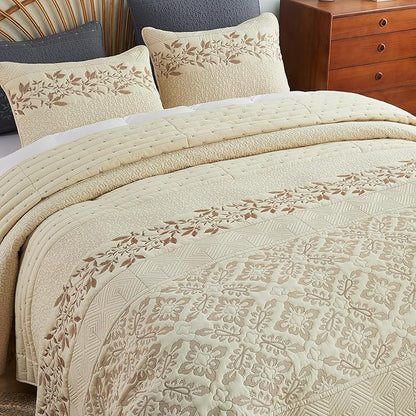 EVENHUG Floral Embroidered Quilt Set Queen Size 3 Piece Bedding Set Reversible by EVENHUG
