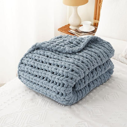 Battilo Chunky Knit Throw Blanket - Image 5