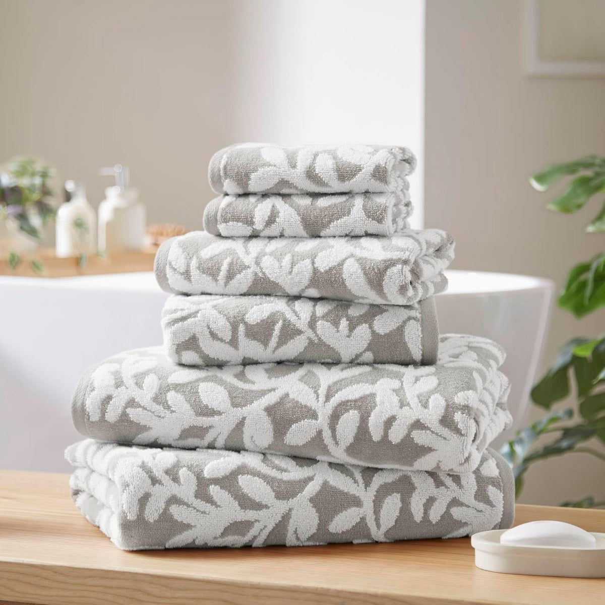 madison park skyler floral decorative bath towel set, main product view