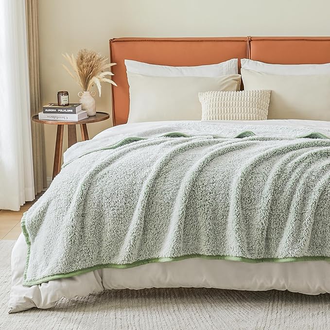 EMME Soft Sherpa Fleece Blanket Reversible Plush Fluffy Large Blanket, Light - Image 2