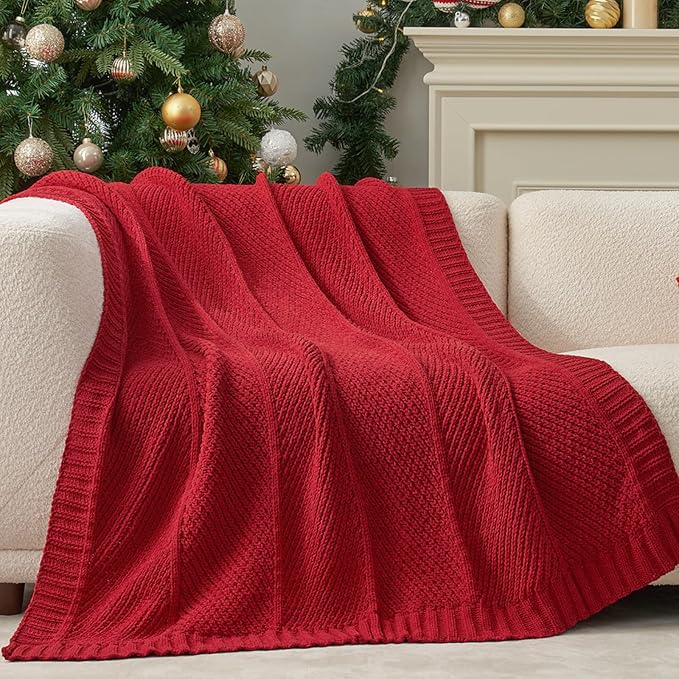 Amélie Home Chevron Chenille Knit Throw Blanket by Am%C3%A9lieHome