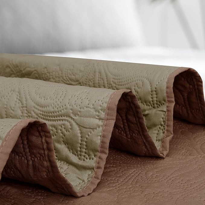 Easy-Going Twin Size Reversible Quilt Set - Image 7