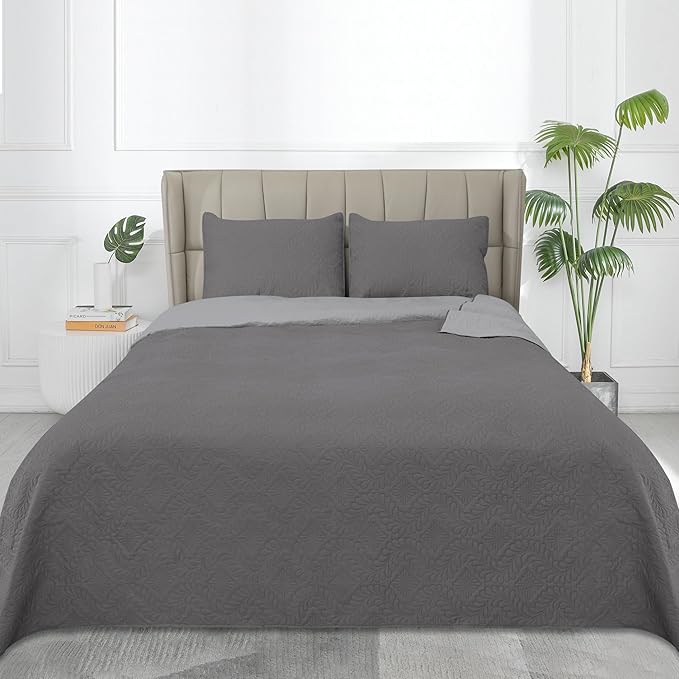 Easy-Going Twin Size Reversible Quilt Set - Image 2