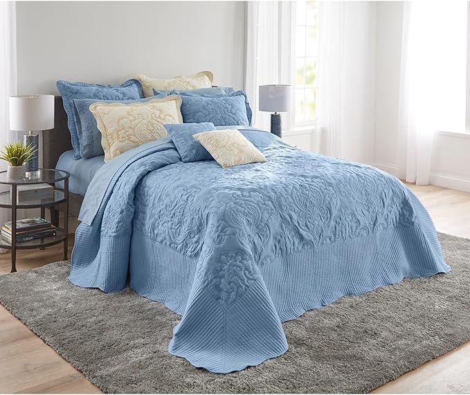 BrylaneHome Bedding Lightweight All Season Modern Amelia Quilted Damask by BrylaneHome
