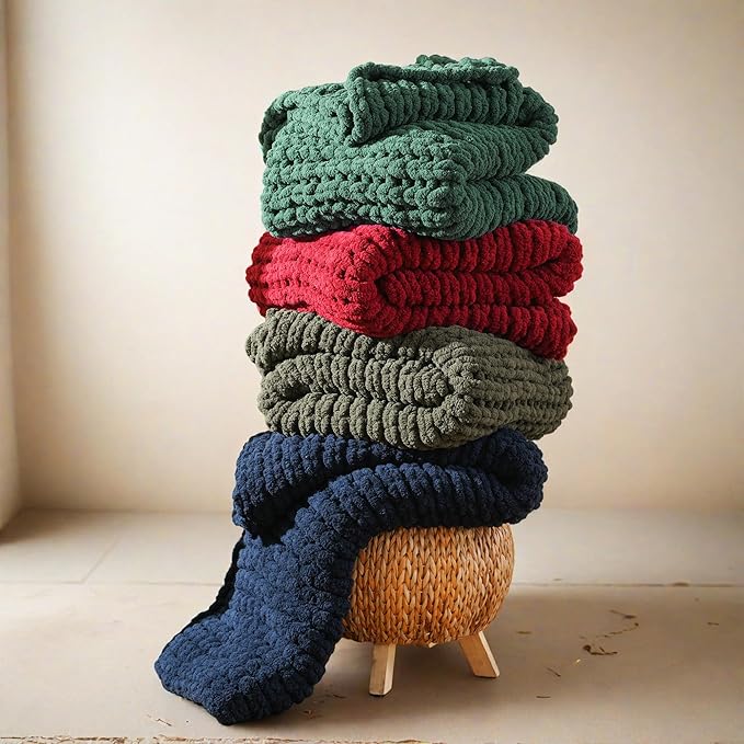 Battilo Dark Green Chunky Knit Throw Blanket, Soft and Thick Chirstmas Green - Image 4