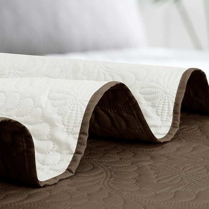 Easy-Going Full/Queen Size Reversible Quilt Set - Image 6