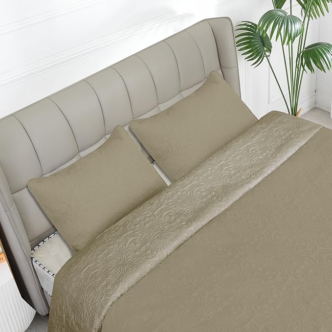 Easy-Going Full/Queen Size Reversible Quilt Set - Image 2