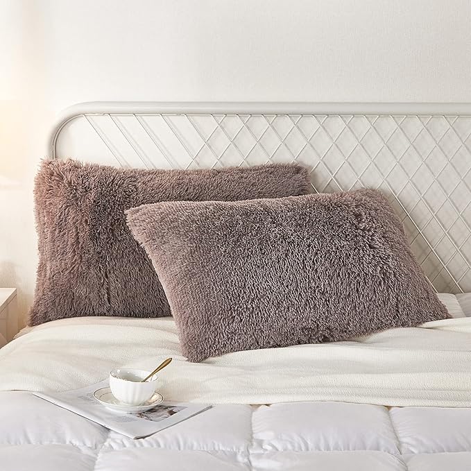 Uhamho Set of 2 Faux Fur Throw Pillow Covers Soft Velvet Decorative Pillowcases - Image 2