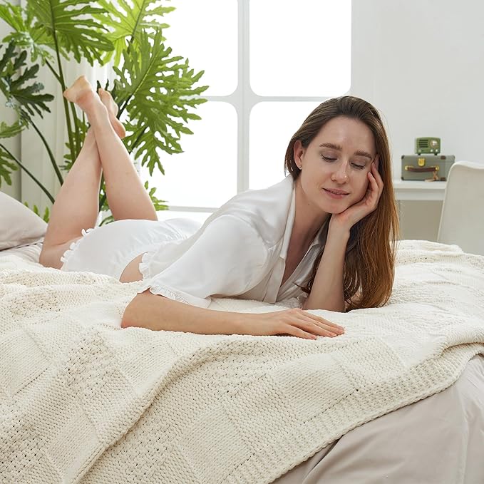 Amélie Home Checkered Chenille Knit Throw Blanket - Image 3