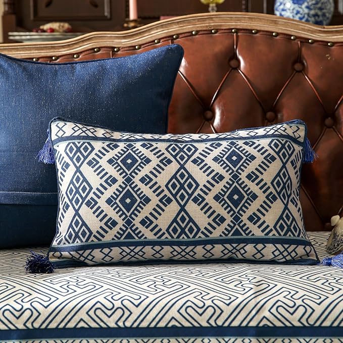 Chinoiserie Throw Pillow Covers, Classic Chinoiserie Blue and White - Image 2