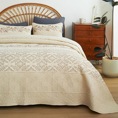 EVENHUG Floral Embroidered Quilt Set King Size 3 Piece Bedding Set Reversible - Image 2