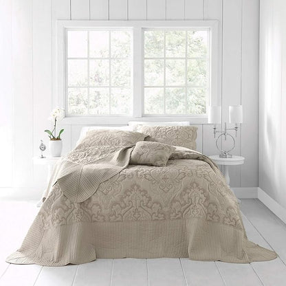 BrylaneHome Bedding Lightweight All Season Modern Amelia Quilted Damask by BrylaneHome