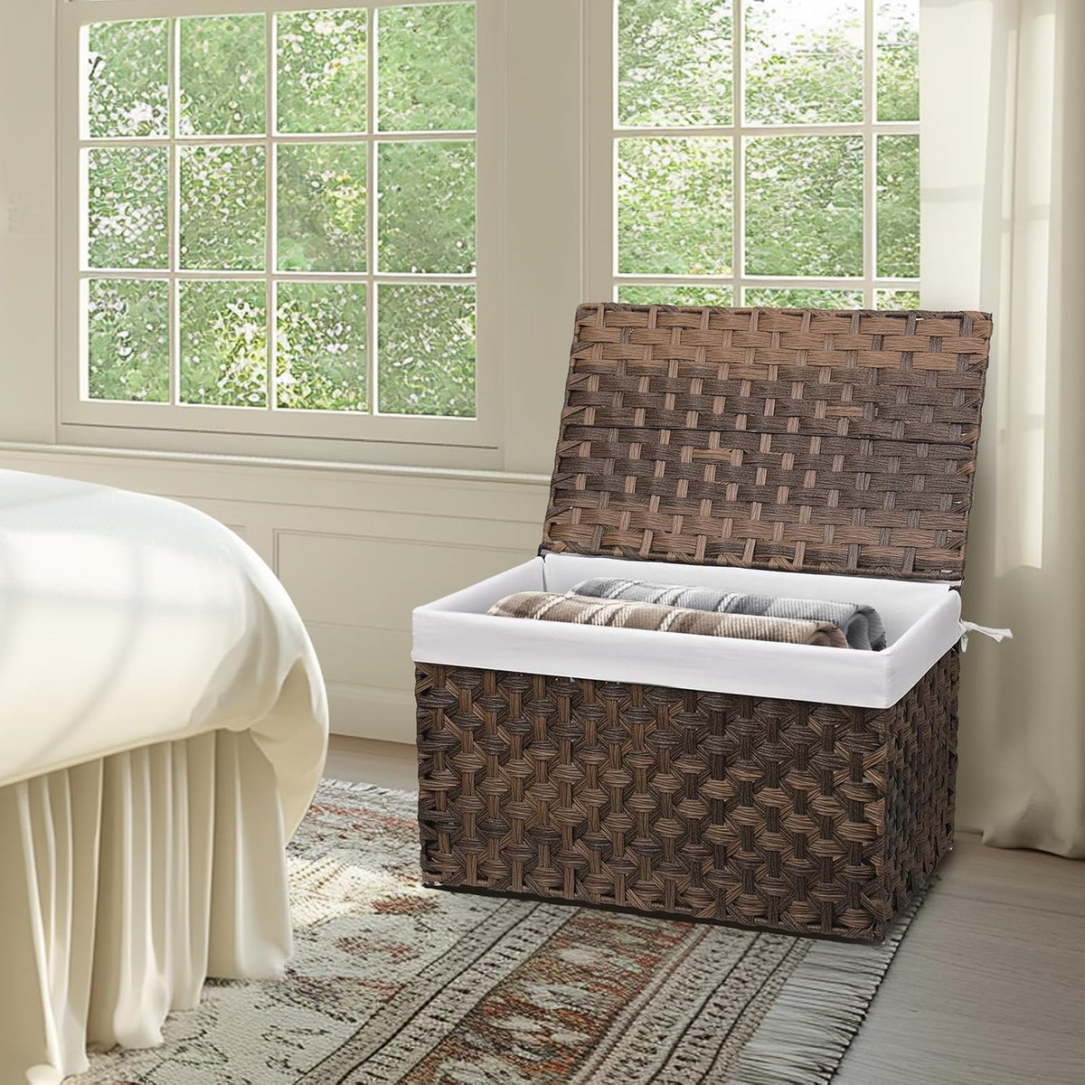 large wicker storage basket with lid, 27.7 gallon, package contents