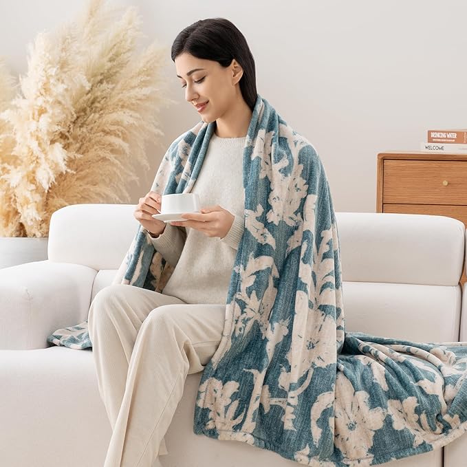 Luxury Printed Fleece Warm Throw Blanket, Soft Lightweight Velvety Plush Throw - Image 3