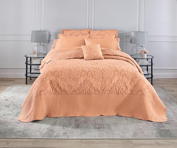 BrylaneHome Bedding Lightweight All Season Modern Amelia Quilted Damask by BrylaneHome