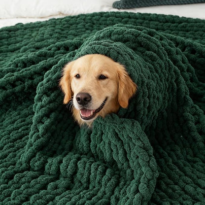 Battilo Dark Green Chunky Knit Throw Blanket, Soft and Thick Chirstmas Green - Image 7