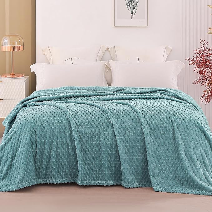 Exclusivo Mezcla Queen Size Fleece Blanket - Image 2