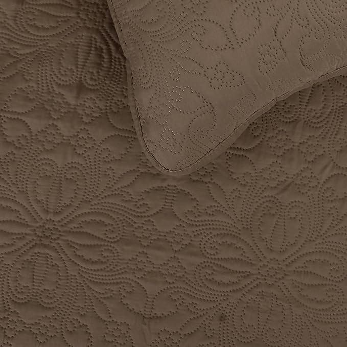 Easy-Going Twin Size Reversible Quilt Set - Image 3