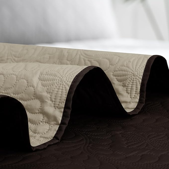 Easy-Going Twin Size Reversible Quilt Set - Image 7