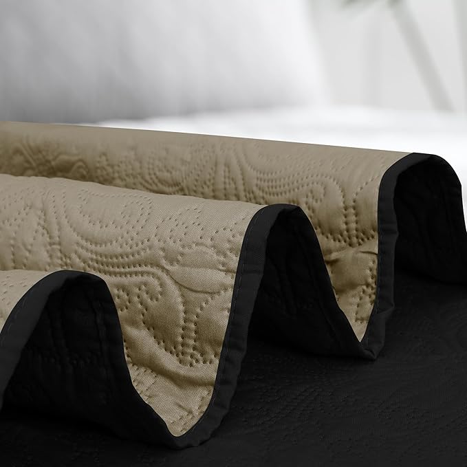 Easy-Going Twin Size Reversible Quilt Set - Image 7