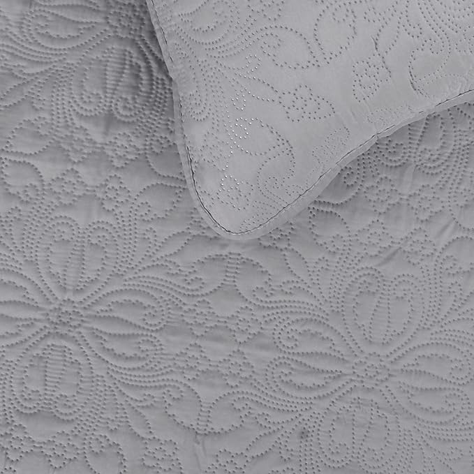 Easy-Going Twin Size Reversible Quilt Set - Image 3