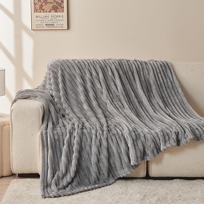 NEWCOSPLAY Super Soft Throw Blanket Light Grey Premium Silky Flannel Fleece 3D - Image 8