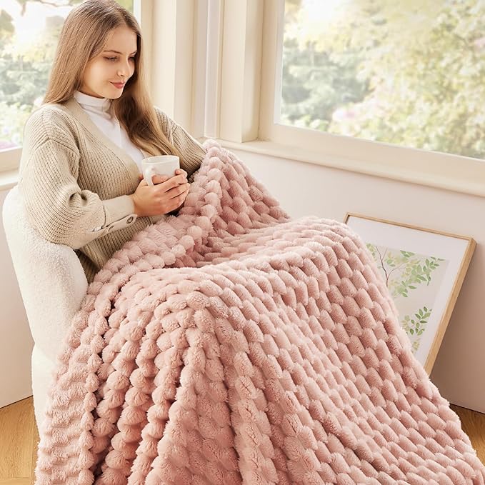 NEWCOSPLAY Super Soft Throw Blanket Pink Premium Silky Flannel Fleece 3D Clouds - Image 2