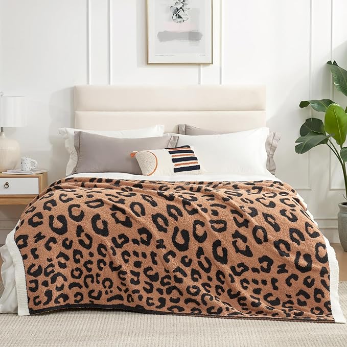 Snuggle Sac Ultra Soft Twin Size Reversible Oversized Cheetah Bedding Blanket - Image 6