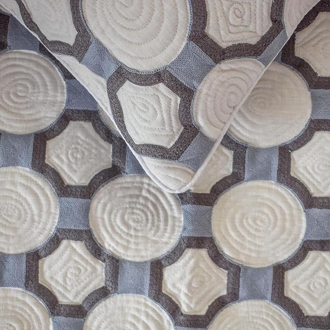 The HomeCentric Blue Bed Runner - Image 3