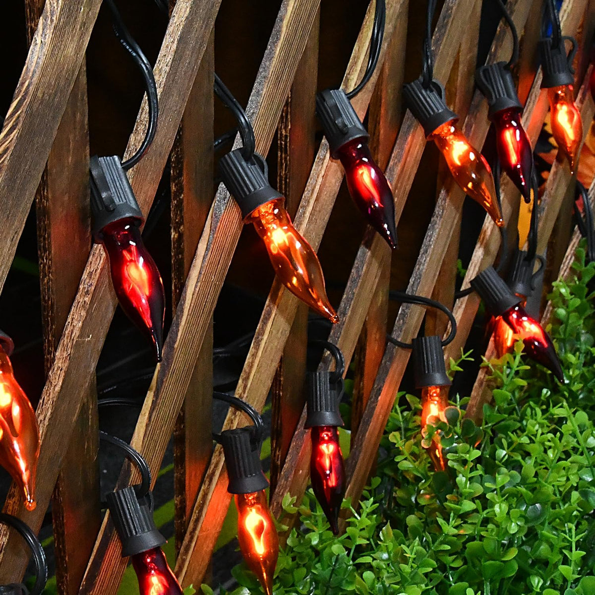 27.8Ft Orange and Purple Halloween Lights Flame String Lights, Spooky Flicker Flame Lights String with 25 + 4 Orange Purple C18 Bulbs, for Halloween Home Fireplace Yard Party Indoor Outdoor Decor