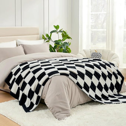 Snuggle Sac Faux Fur Checkered Blanket Twin Size by SnuggleSac