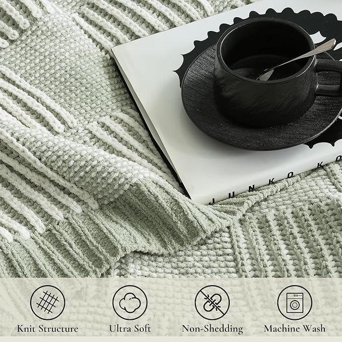 Amélie Home Checkered Knit Throw Blanket - Image 4