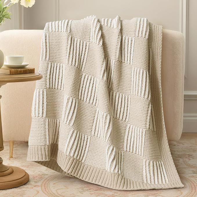Amélie Home Checkered Knit Throw Blanket - Image 2